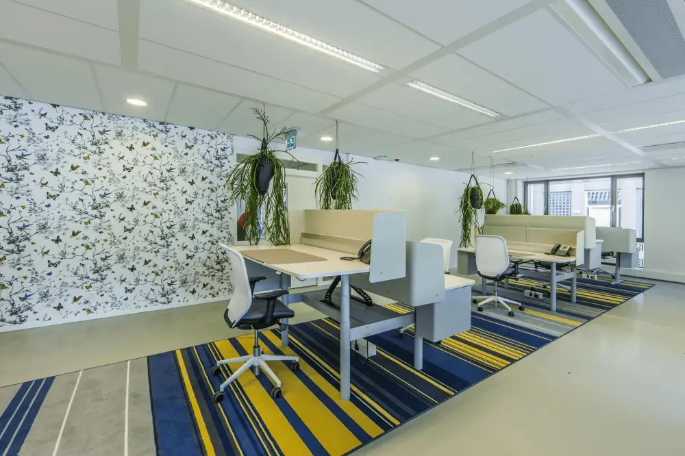 Regus MO, Kansas City - Zona Rosa, Coworking desk, Kansas City, MO