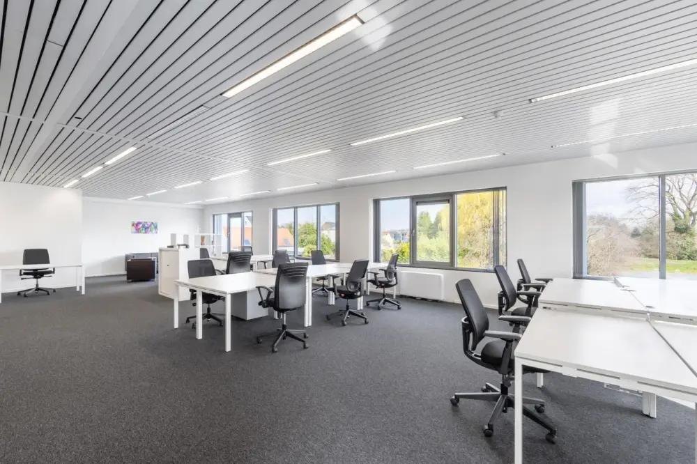 Regus NC, Charlotte - Trade and Tryon, Coworking desk, Charlotte, NC
