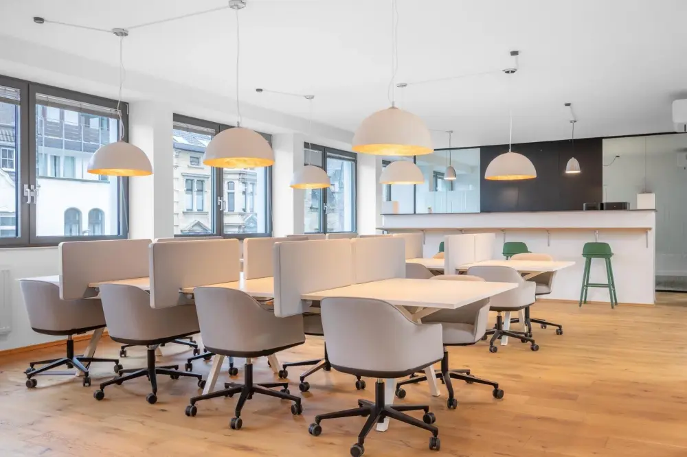 Regus NC, Greensboro - Green Valley Office Park, Coworking desk, Greensboro, NC