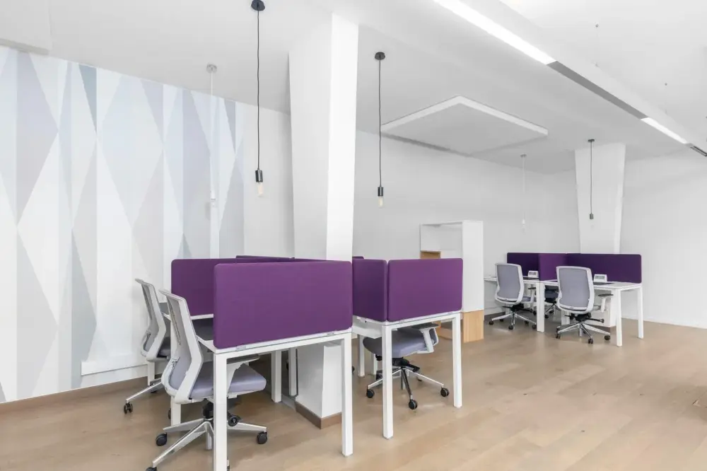 Regus NY, Buffalo - Key Center - Downtown, Coworking desk, Buffalo, NY