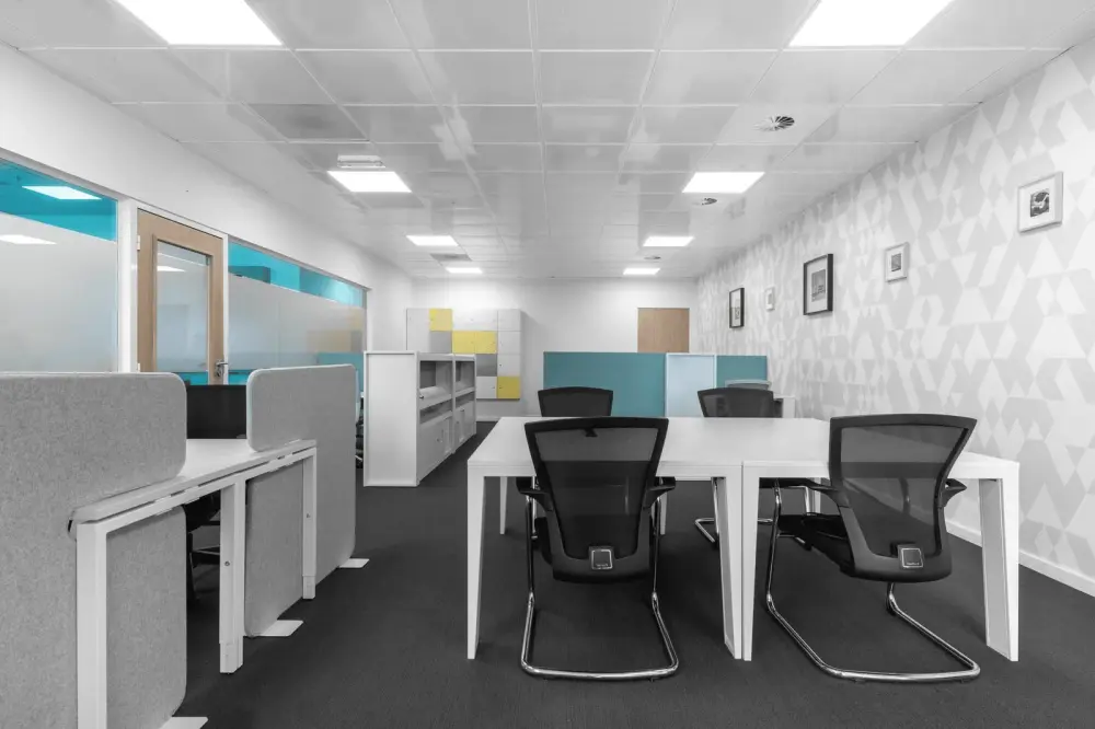 Regus OR, Portland - Liberty Centre, Coworking desk, Portland, OR