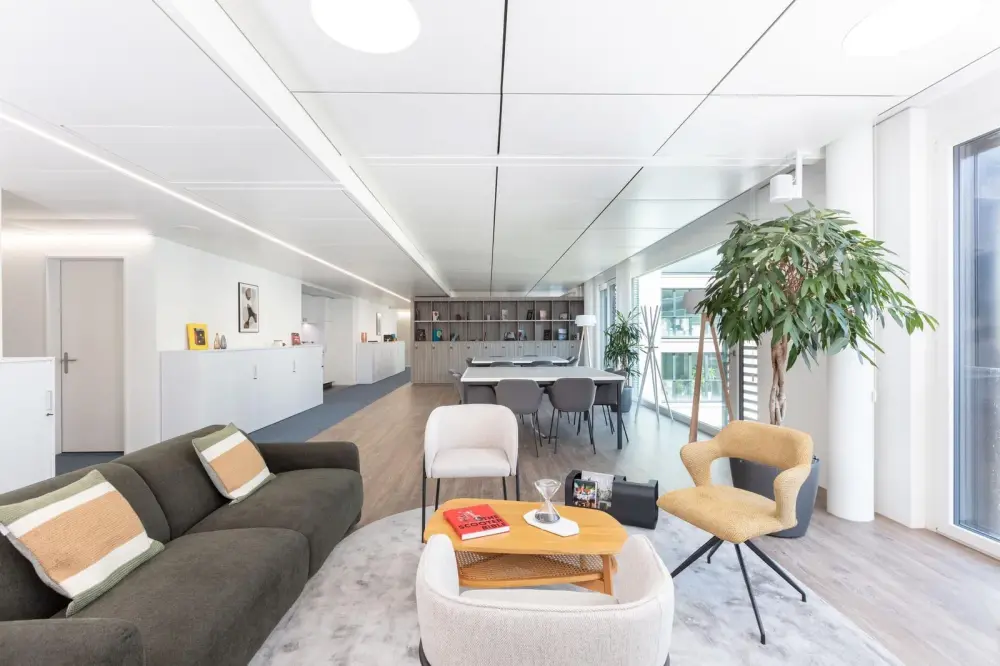 Regus PA, Pittsburgh - Sidney St, Coworking desk, Pittsburgh, PA