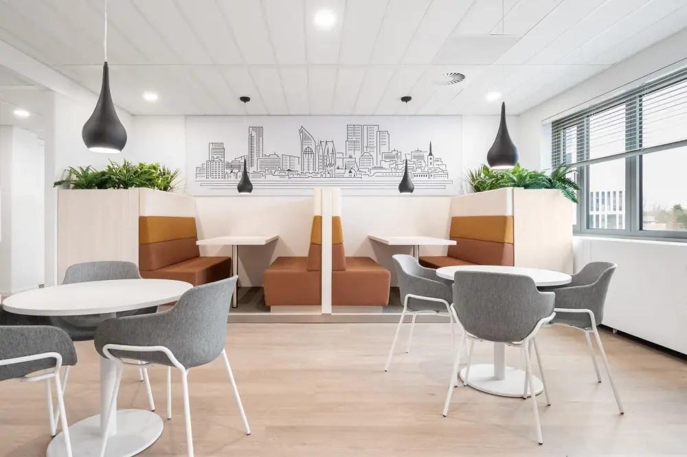 Regus PUNE, Kalyani Nagar, Coworking desk, Pune