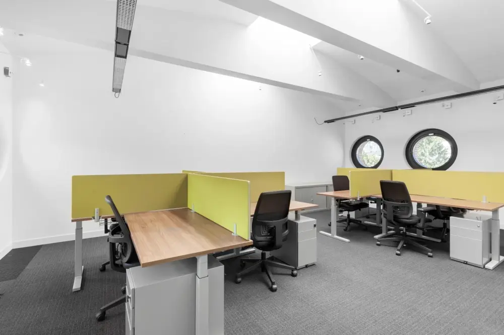 Regus TN, Brentwood - Seven Springs, Coworking desk, Brentwood, CA