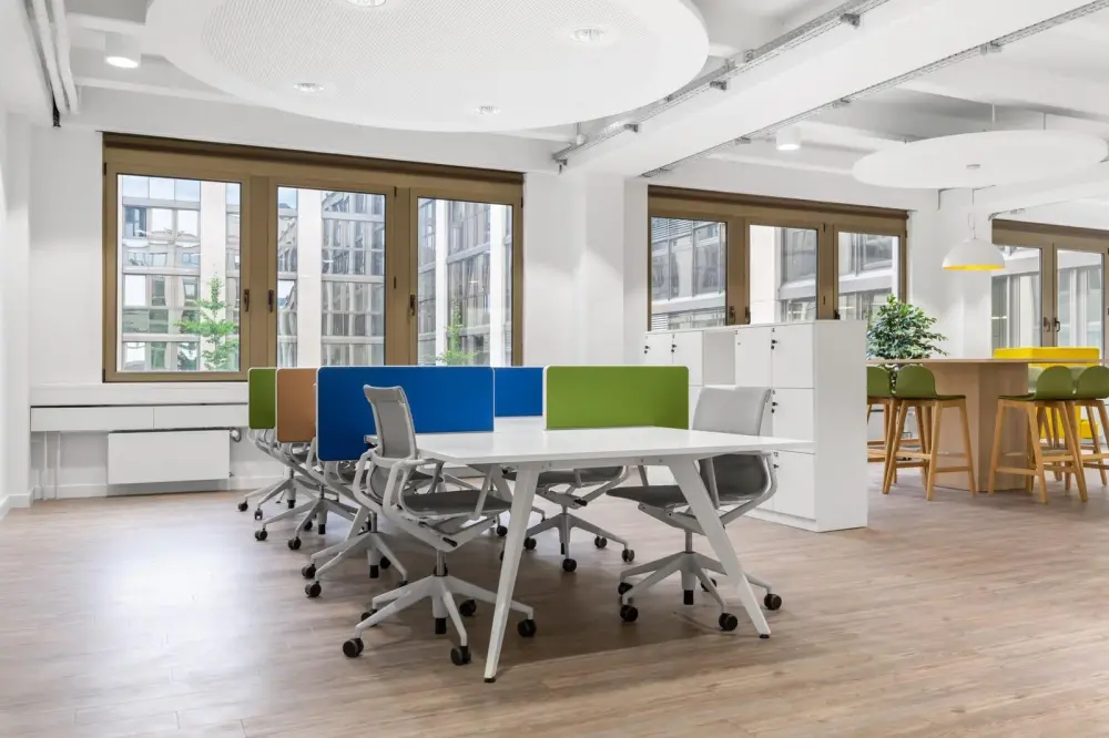 Regus VA, Norfolk - Dominion Tower, Coworking desk, Norfolk, VA