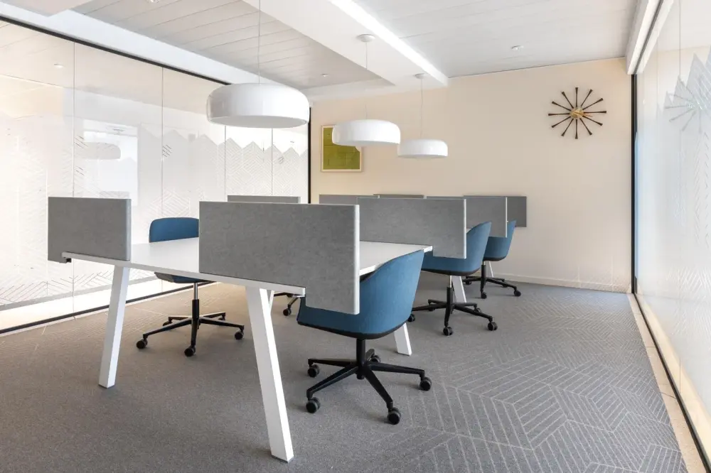 Spaces CA, Sacramento - Spaces R Street, Coworking desk, Sacramento, CA