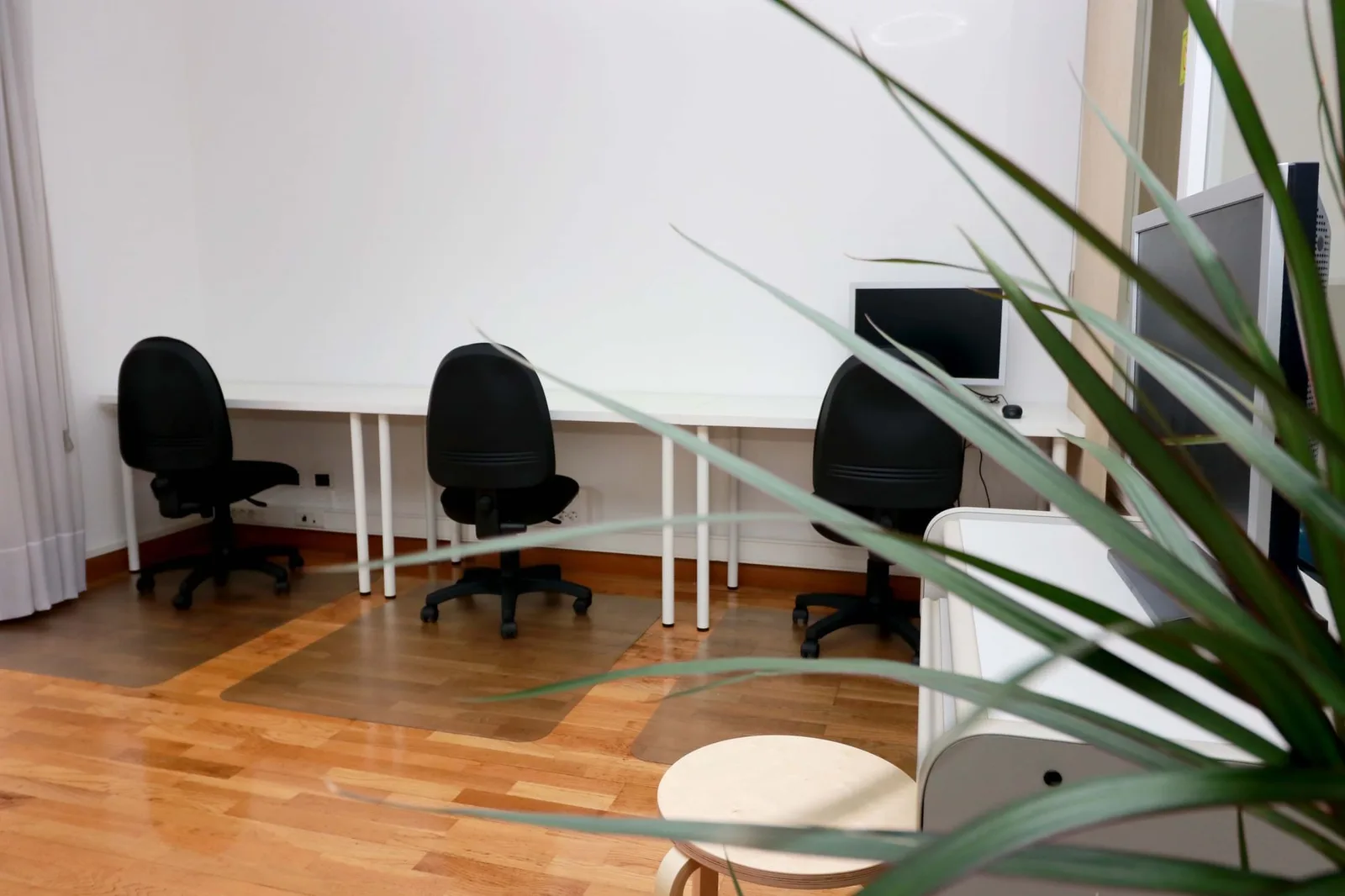 Coworking Deza, Escritório privativo com 3 postos, Lalín