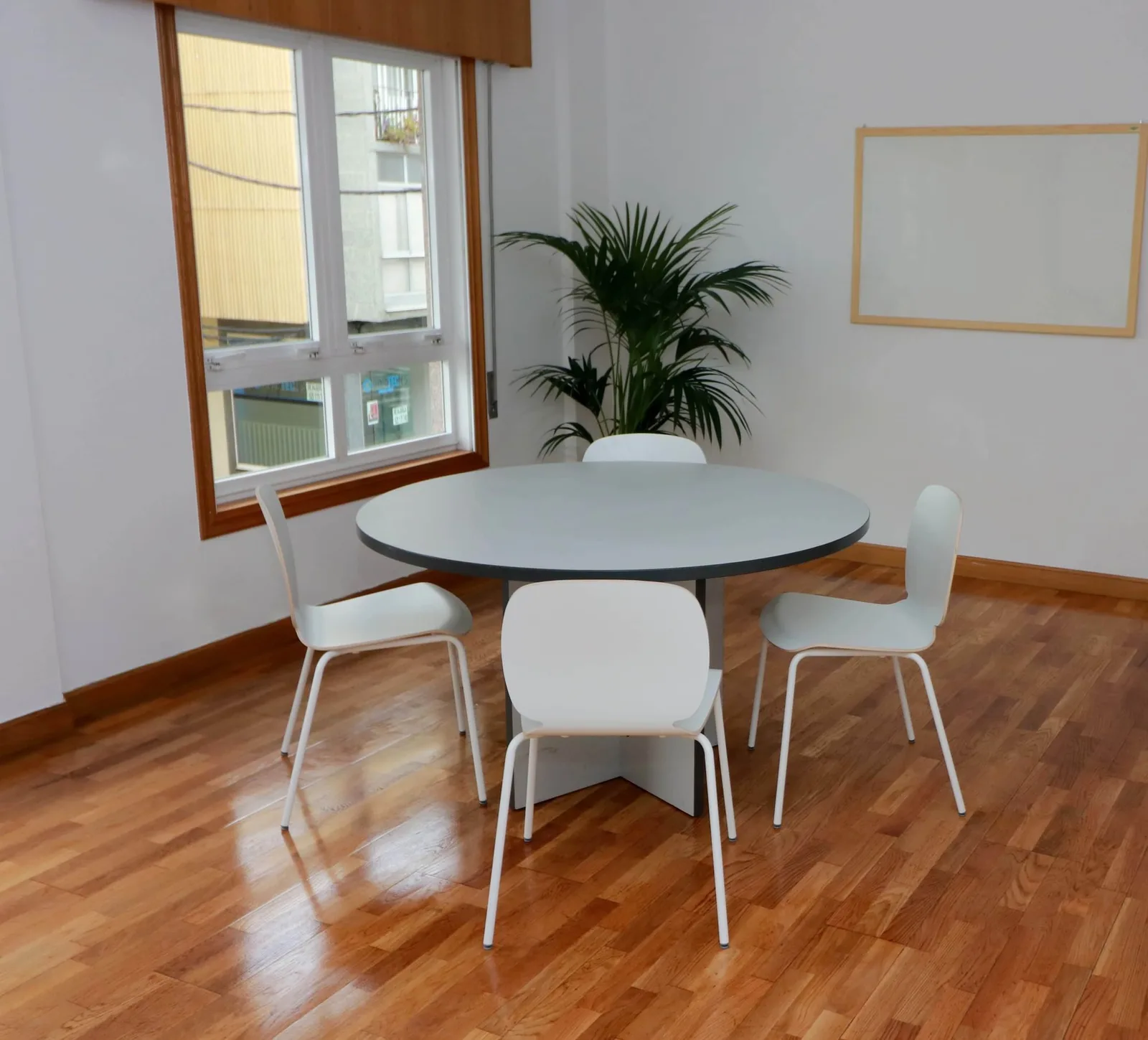 Coworking Deza, Sala de reuniões para 4 pessoas, Lalín