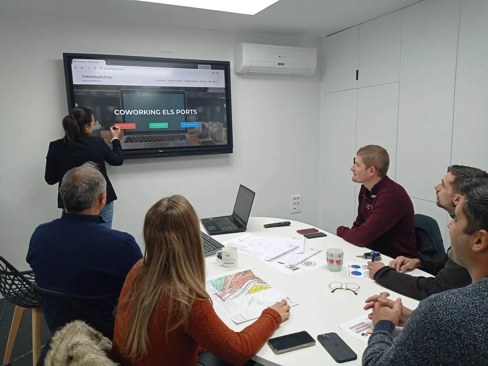 Coworking Els Ports, Sala de reuniones para 6 personas, La Todolella