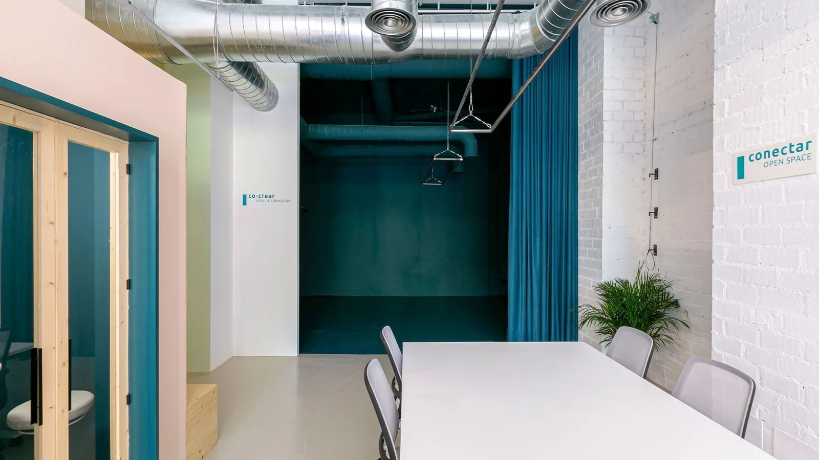 Coworking Espacio Geranios, Meeting room for 3 people, Madrid