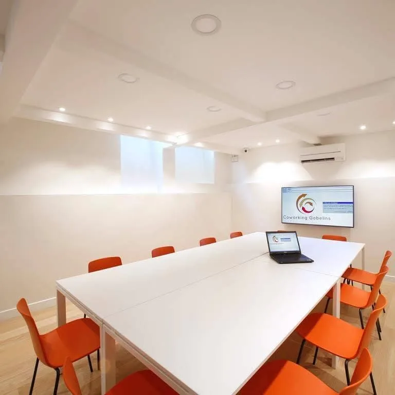 Coworking Gobelins, Meeting room for 12 people, Paris 13e