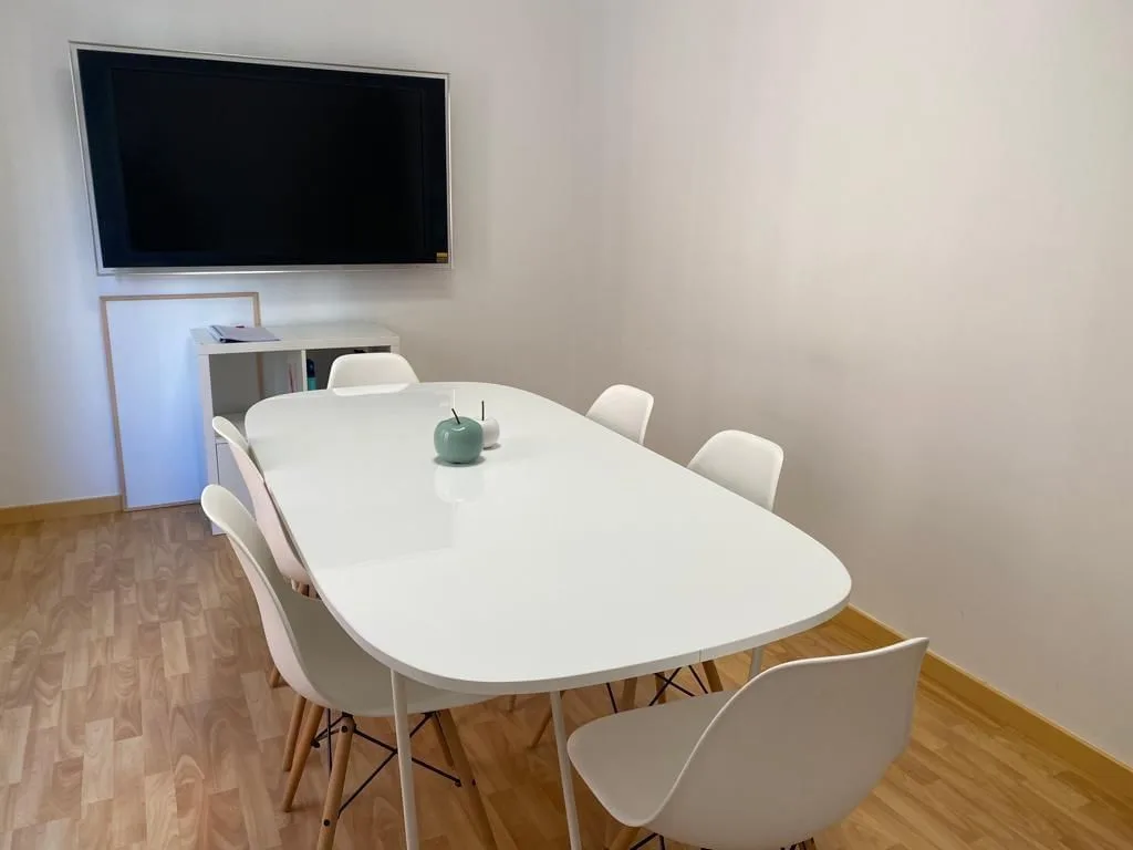 Coworking Ikira, Meeting room for 6 people, Lleida
