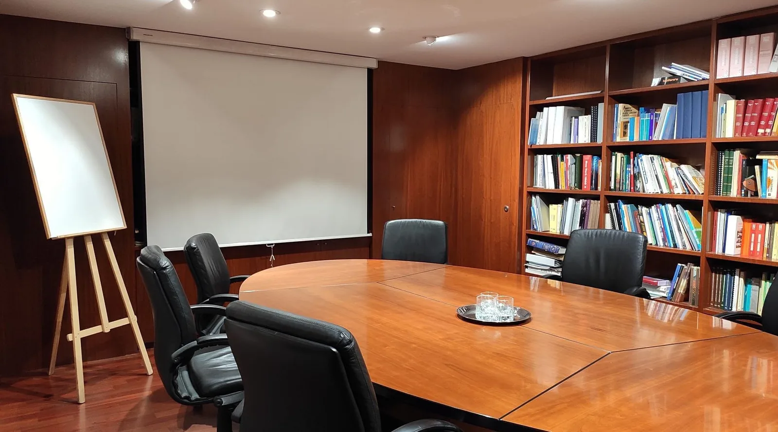 Coworking Inngenio, Meeting room for 6 people, Valencia