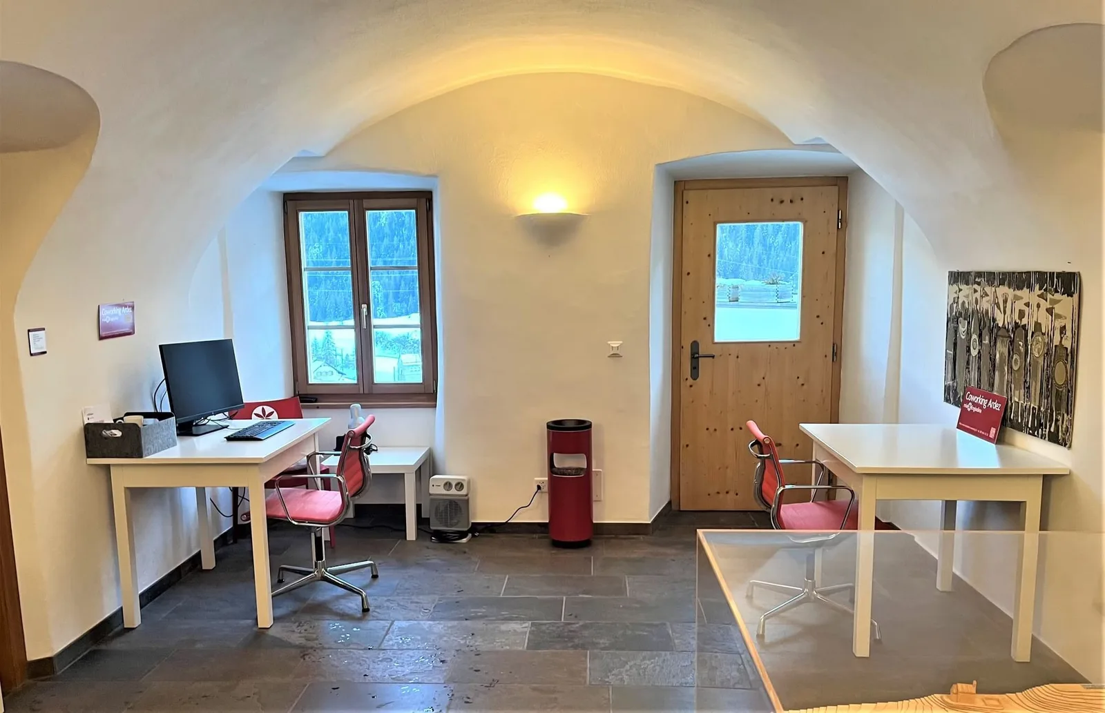 Coworking InnHub PopUp, Bureau privatif 2 postes, La Punt-Chamues-ch