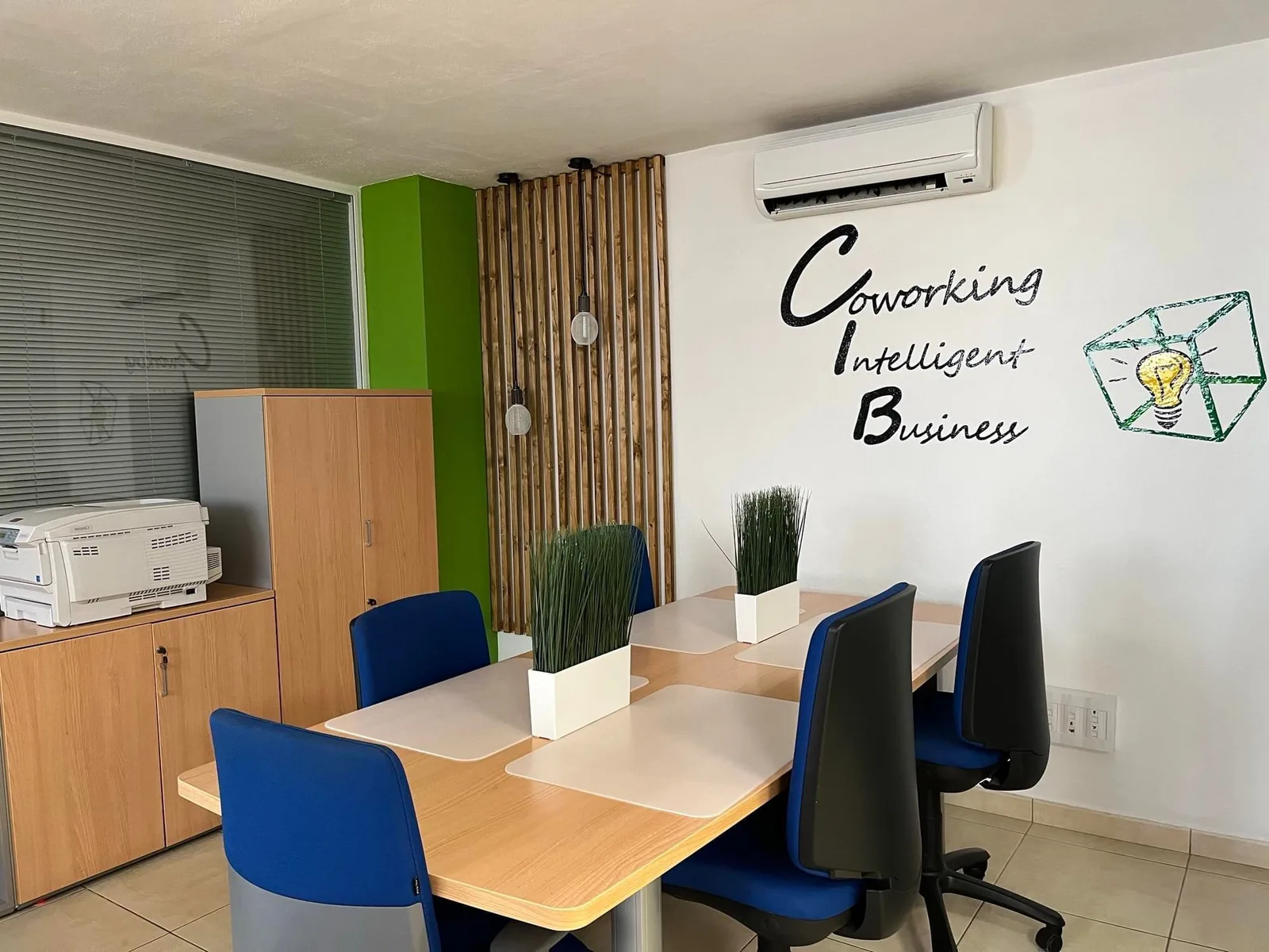 Coworking Intelligent Business, Meeting room for 6 people, Barrio Los Menores
