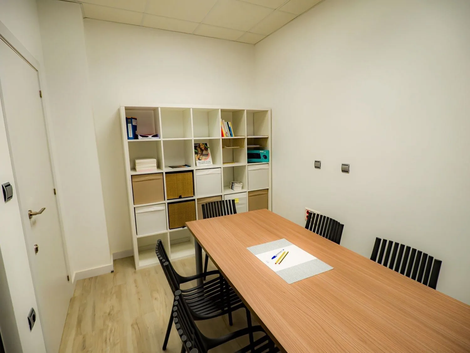 Coworking Leyda, Sala de reuniones para 6 personas, Catral