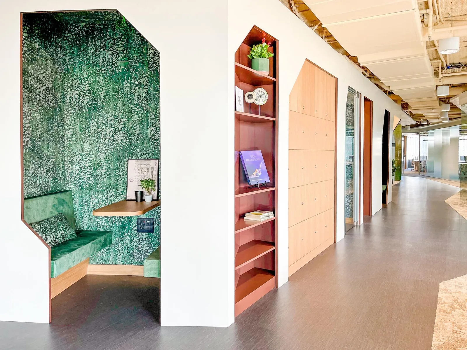 Coworking Loom Castellana 85, Phone booth, Madrid
