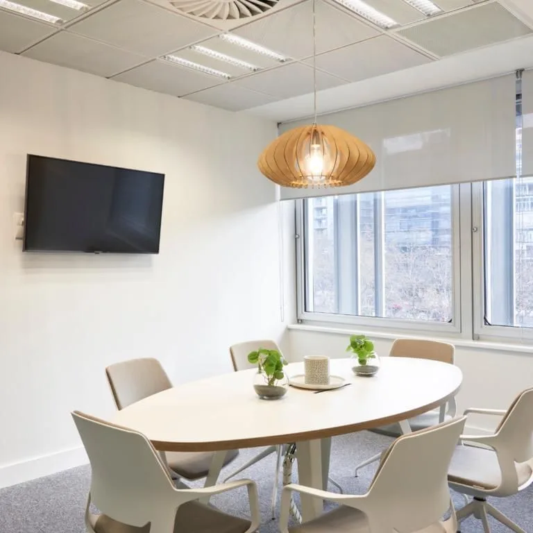 Coworking Loom Castellana 93, Sala de reuniões para 6 pessoas, Madrid