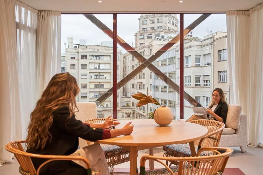 Coworking Loom Plaza Catalunya, Meeting room for 4 people, Barcelona