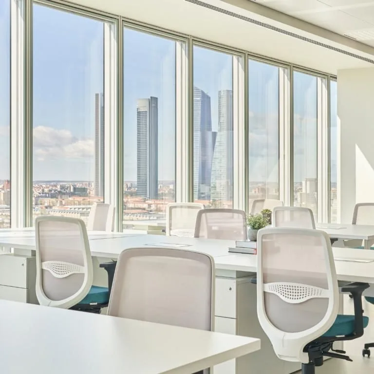 Coworking Loom Torre Chamartin, Espacio diáfano, Madrid