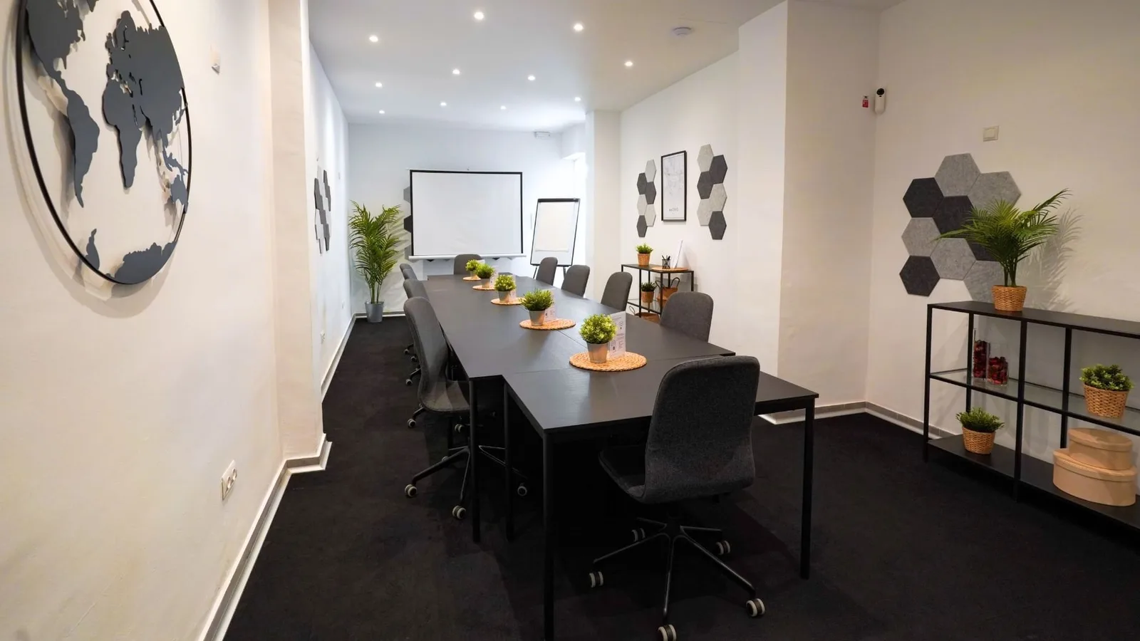 Coworking Mallorca, Meeting room for 12 people, Can Pastilla