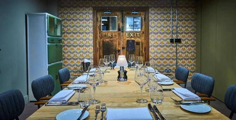 Coworking @ New Road Hotel, Meeting room for 10 people, London