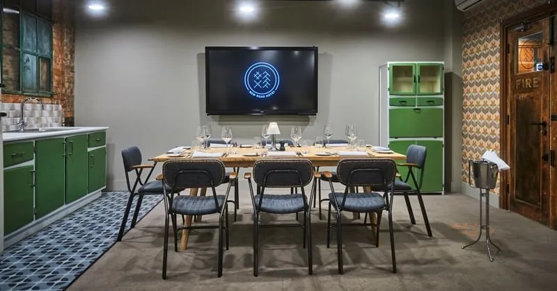 Coworking @ New Road Hotel, Meeting room for 8 people, London