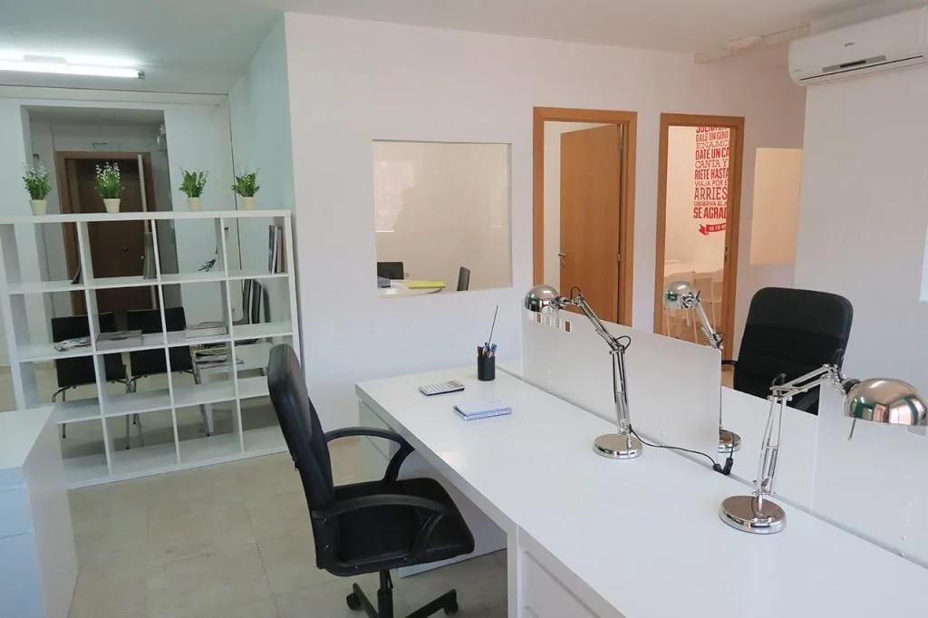 Coworking Sant Cugat, Escritório privativo com 4 postos, Sant Cugat del Vallès