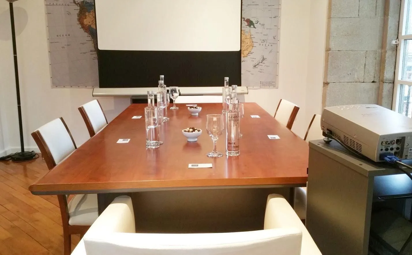 Coworking Santiago, Sala de reuniones para 8 personas, Santiago de Compostela