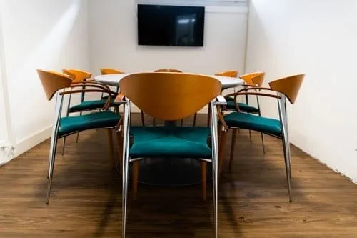 Coworking Space Computer Coach, Sala riunioni da 8 persone, Wichtrach