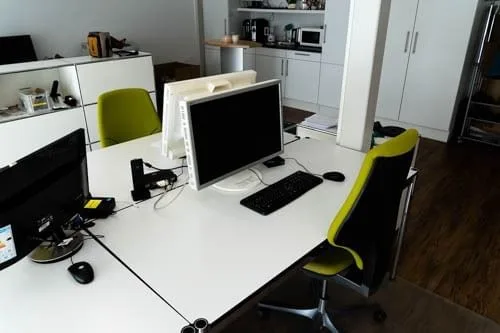 Coworking Space Computer Coach, Ufficio privato con 3 postazioni, Wichtrach