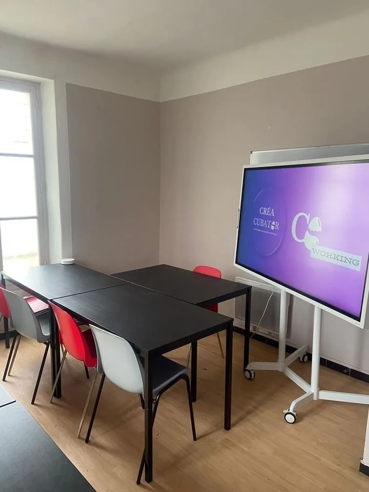 CRÉA'CUBATOR Draguignan, Training room for 5 people, Draguignan