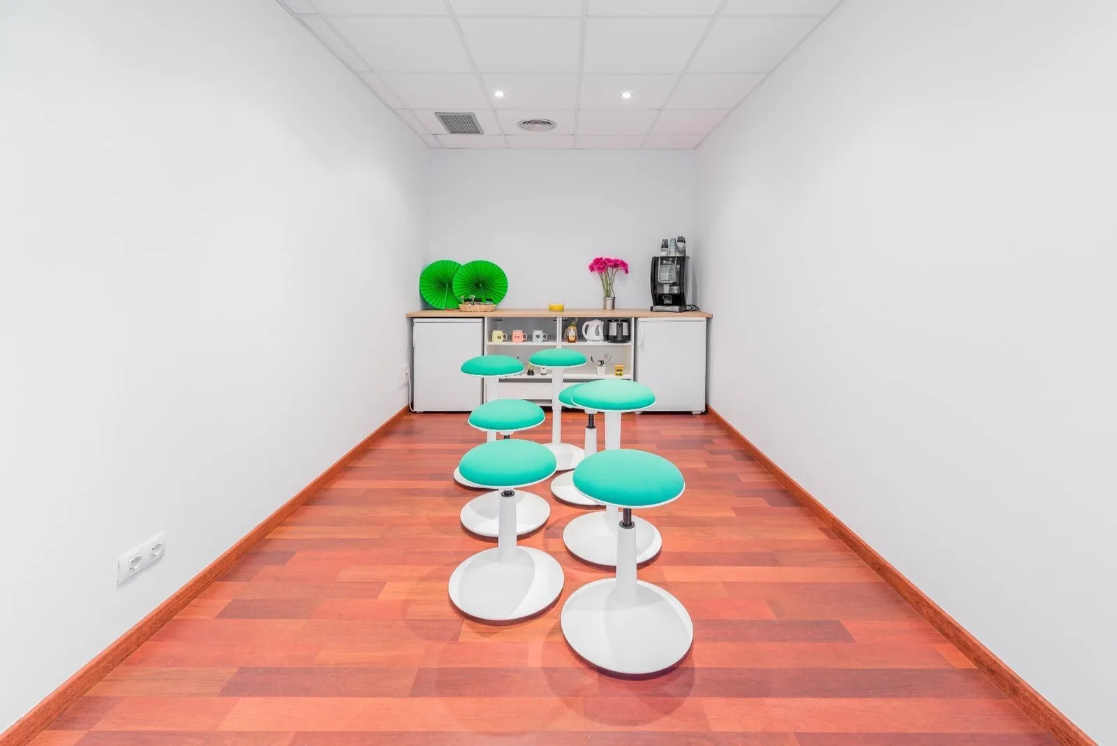 Creworking, Cuisine, Sitges