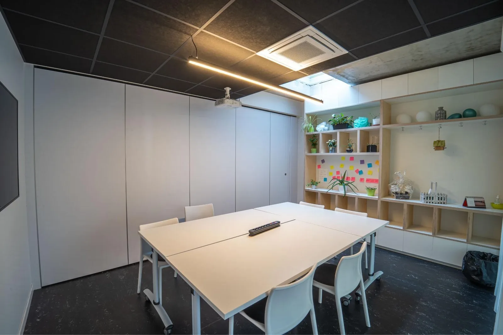Cro-work-in, Besprechungsraum für 6 Personen, Strasbourg