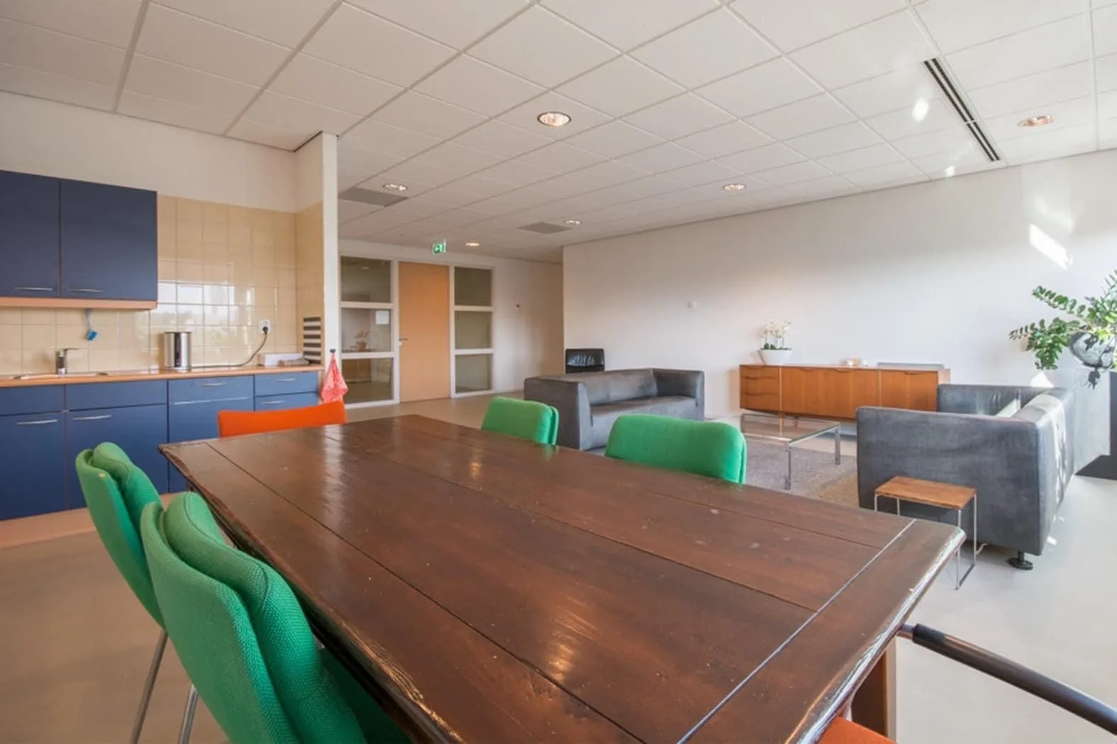 Crown Business Center Haarlem 2, Cuisine, Haarlem