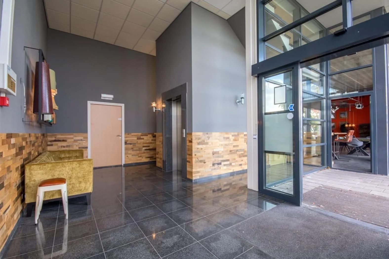 Crown Business Center Haarlem 2, Réception, Haarlem