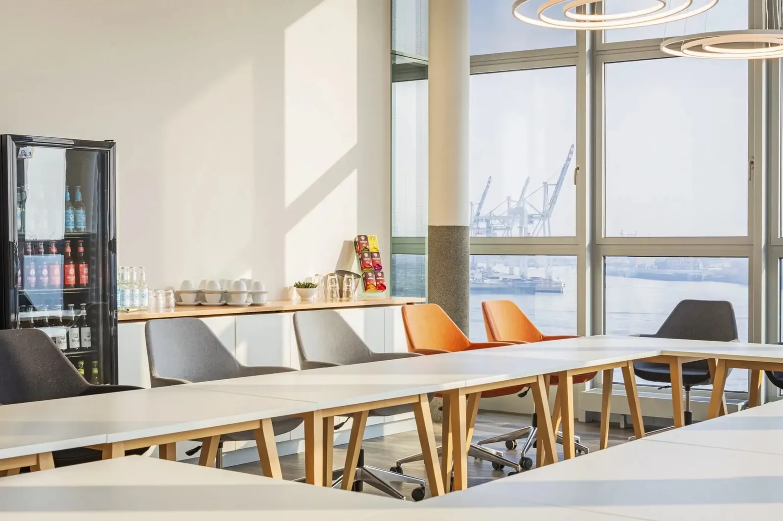 CS Business Center Am Kaiserkai, Besprechungsraum für 6 Personen, Hamburg