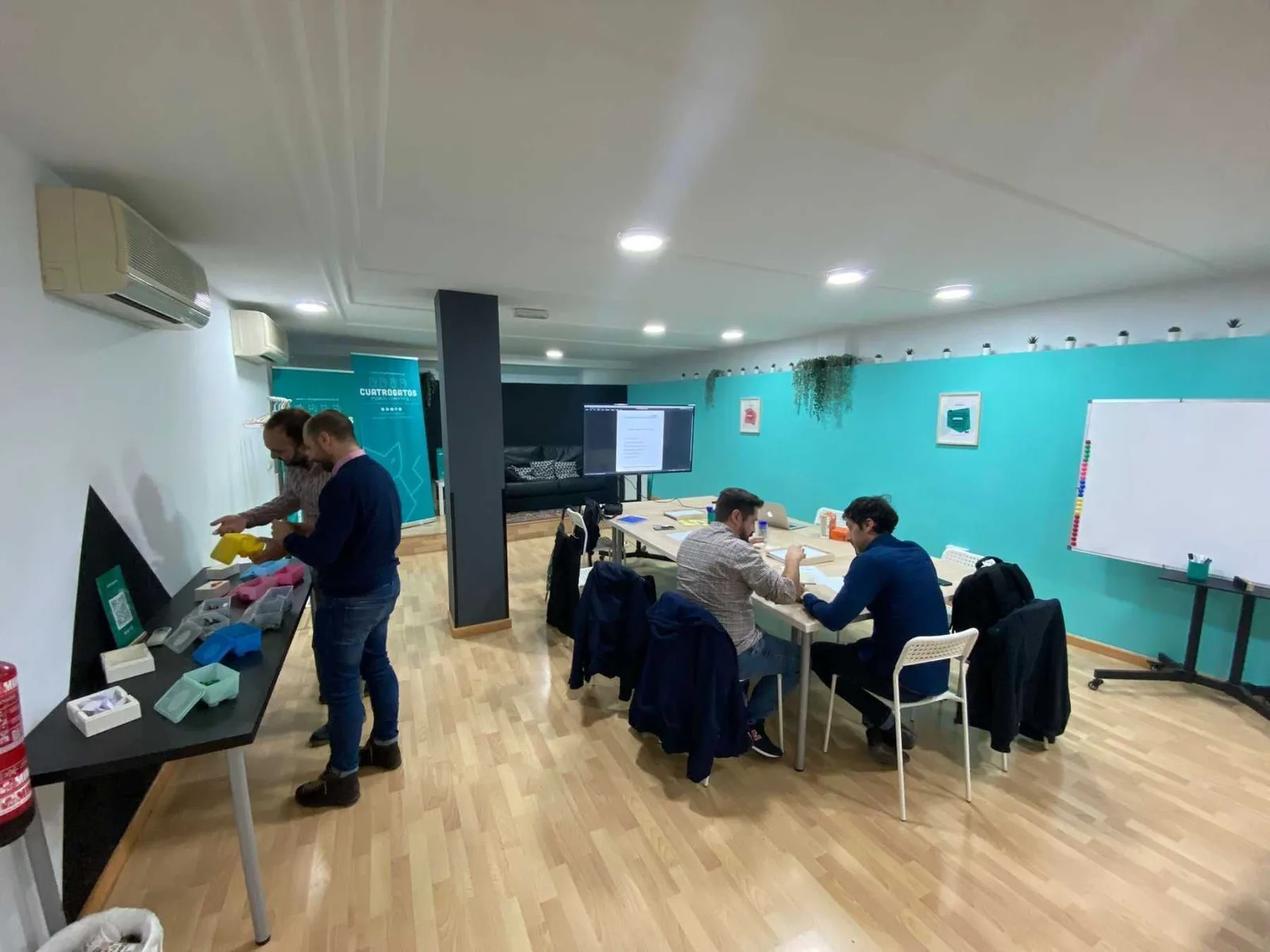 Cuatro Gatos, Sala de formação para 6 pessoas, Jaén