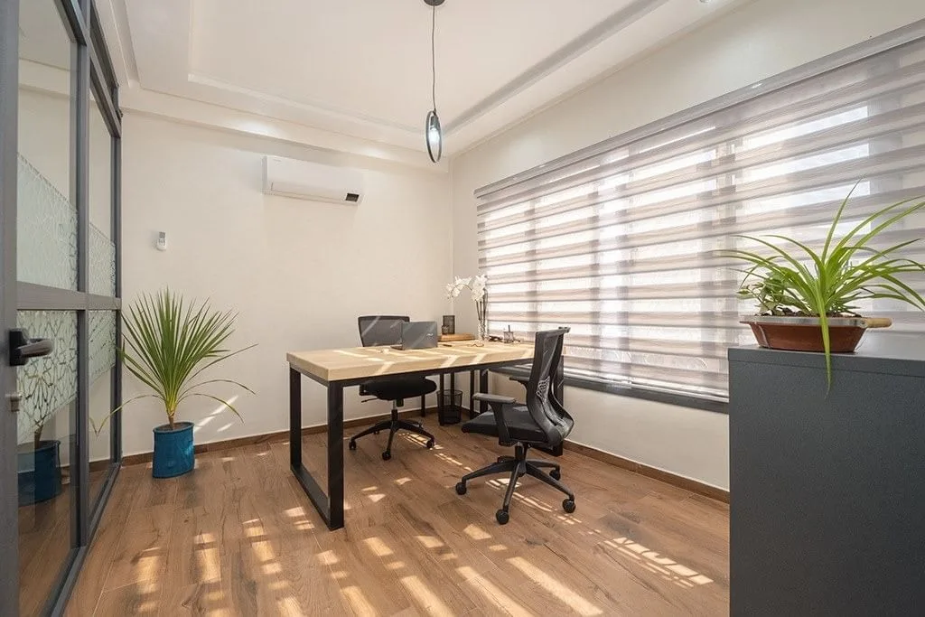 CWC Hub Coworking، مكتب خاص بمحطتي عمل، مراكش