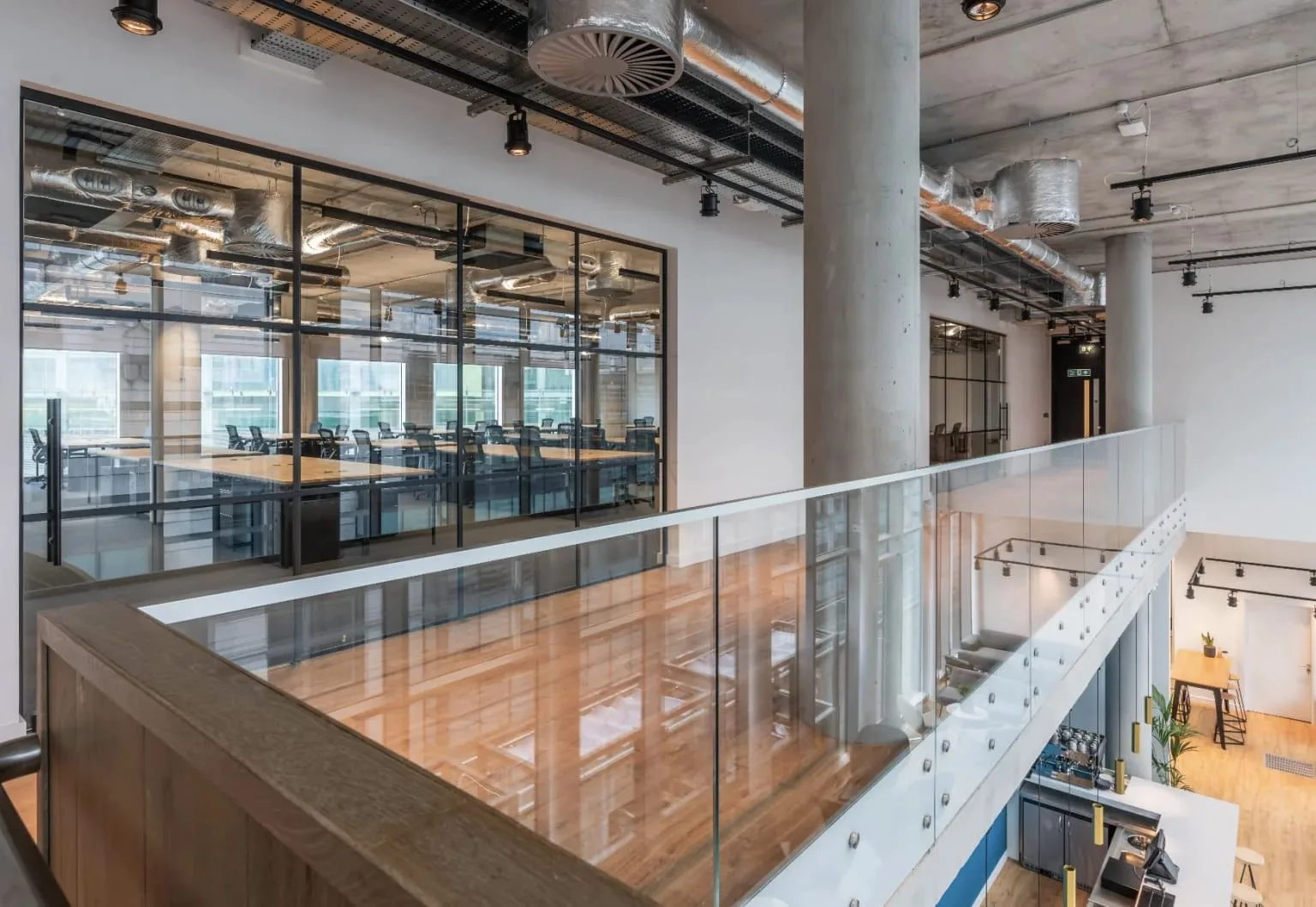 Department XYZ, Common area, Manchester