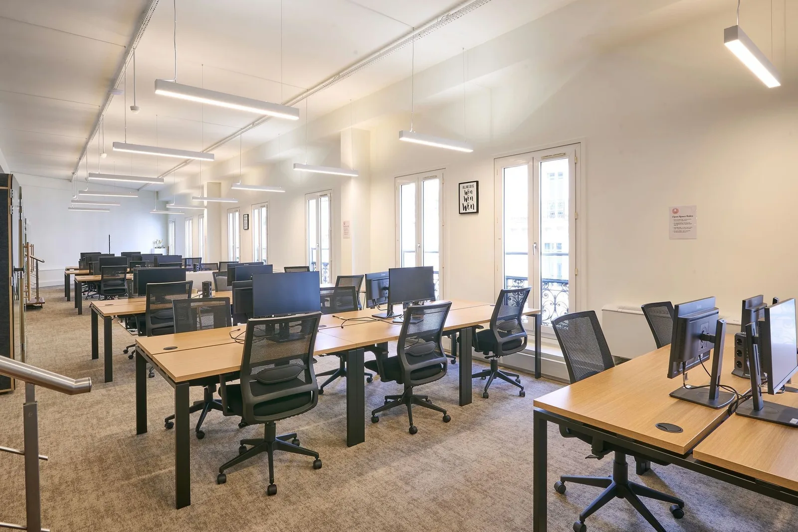 Deskeo Saint Pétersbourg, Open-plan office, Paris 8e