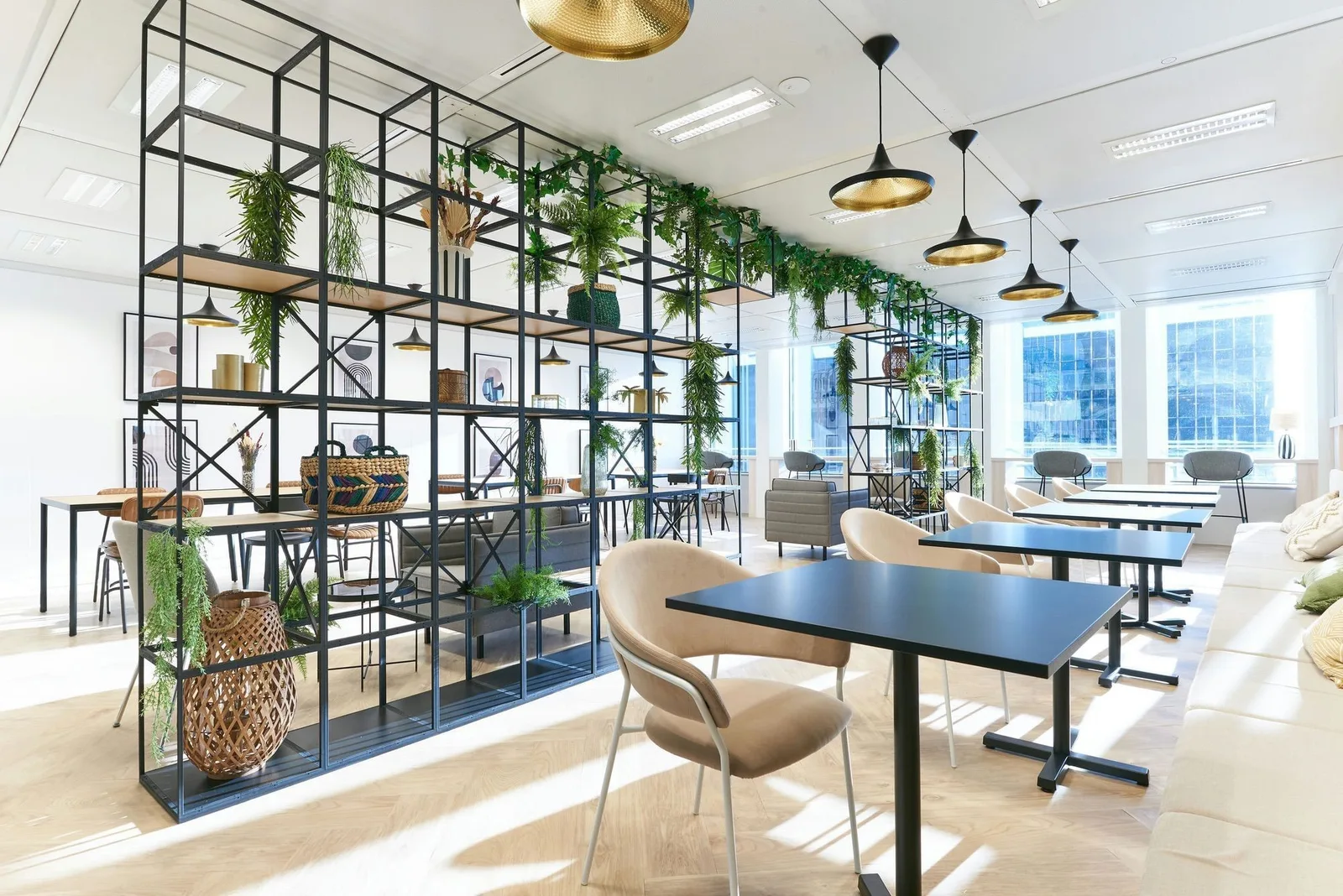 Deskeo Tour W, Coworking space, Puteaux