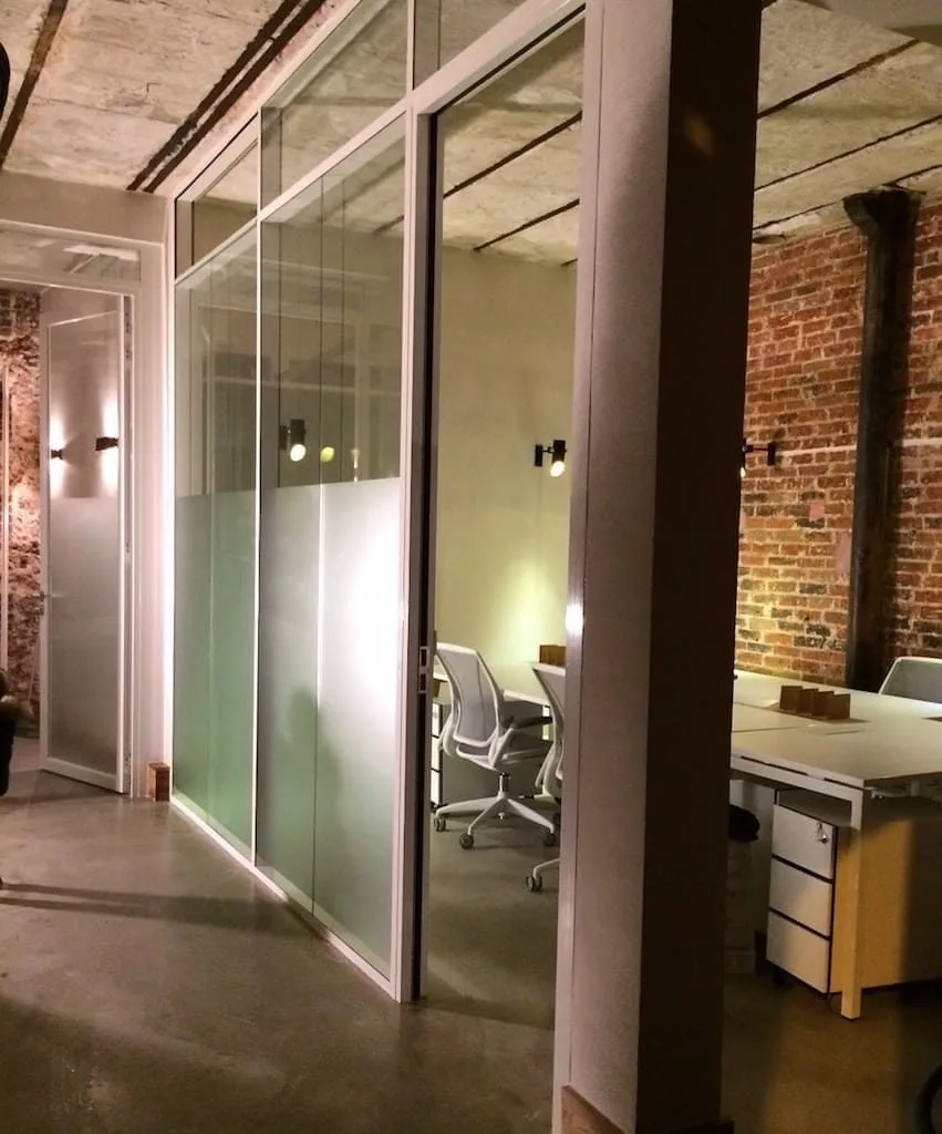 Deskeo Truffaut, Privatbüro mit 2 Arbeitsplätzen, Paris 17e