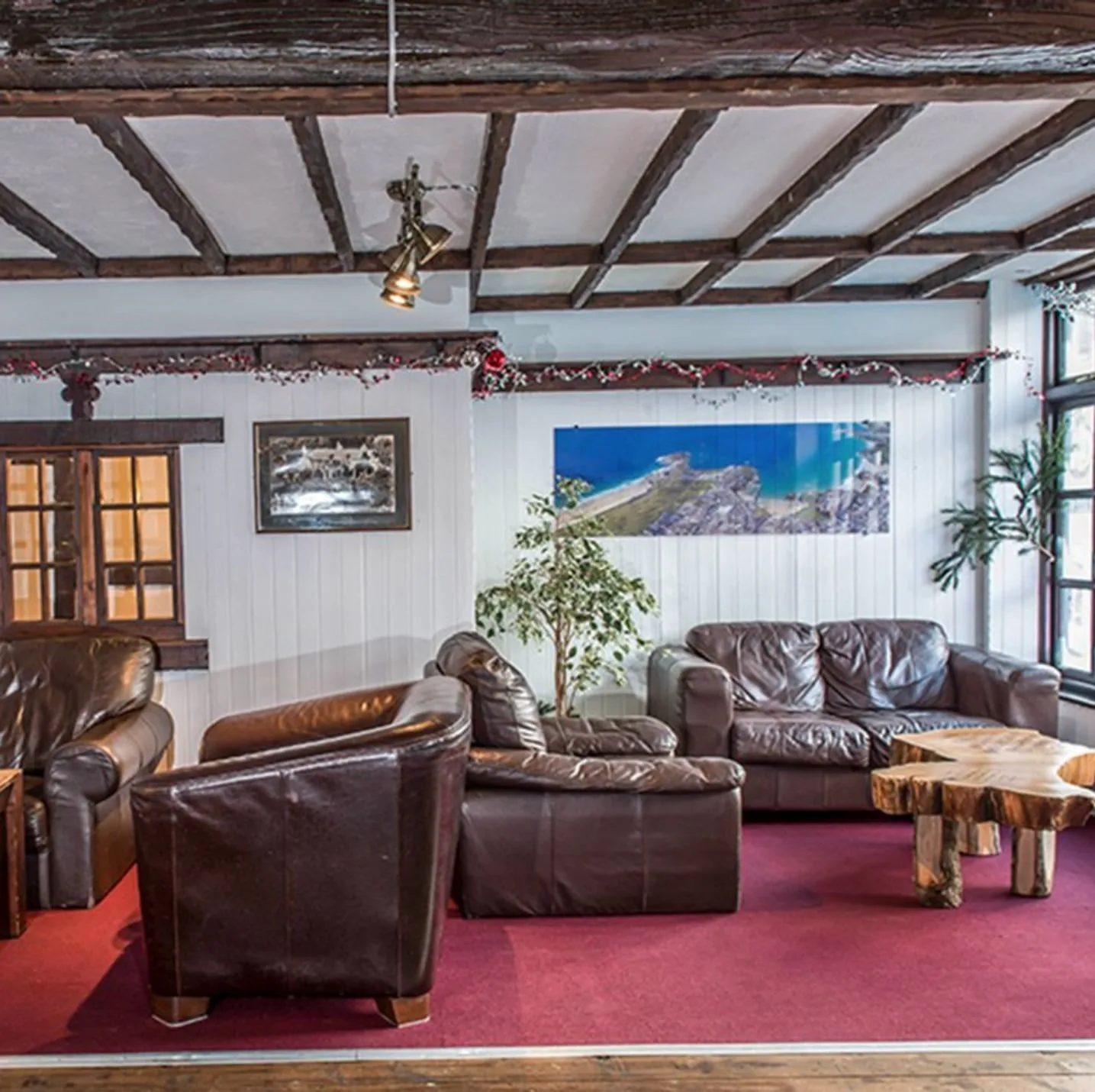 DeskHop HQ, Lounge, Newquay