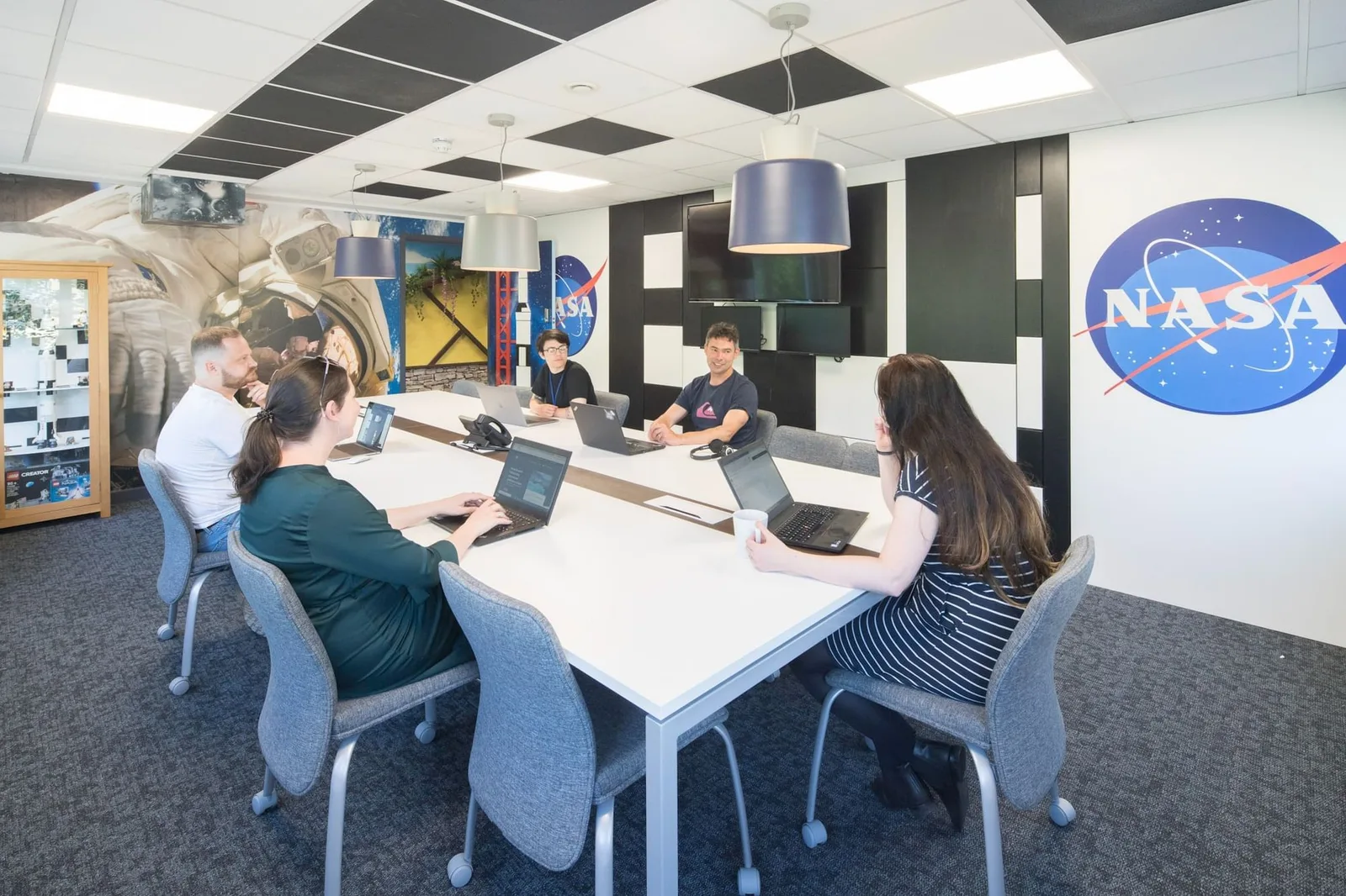 DeskLodge Beacon Tower Bristol, Meeting room for 8 people, Bristol