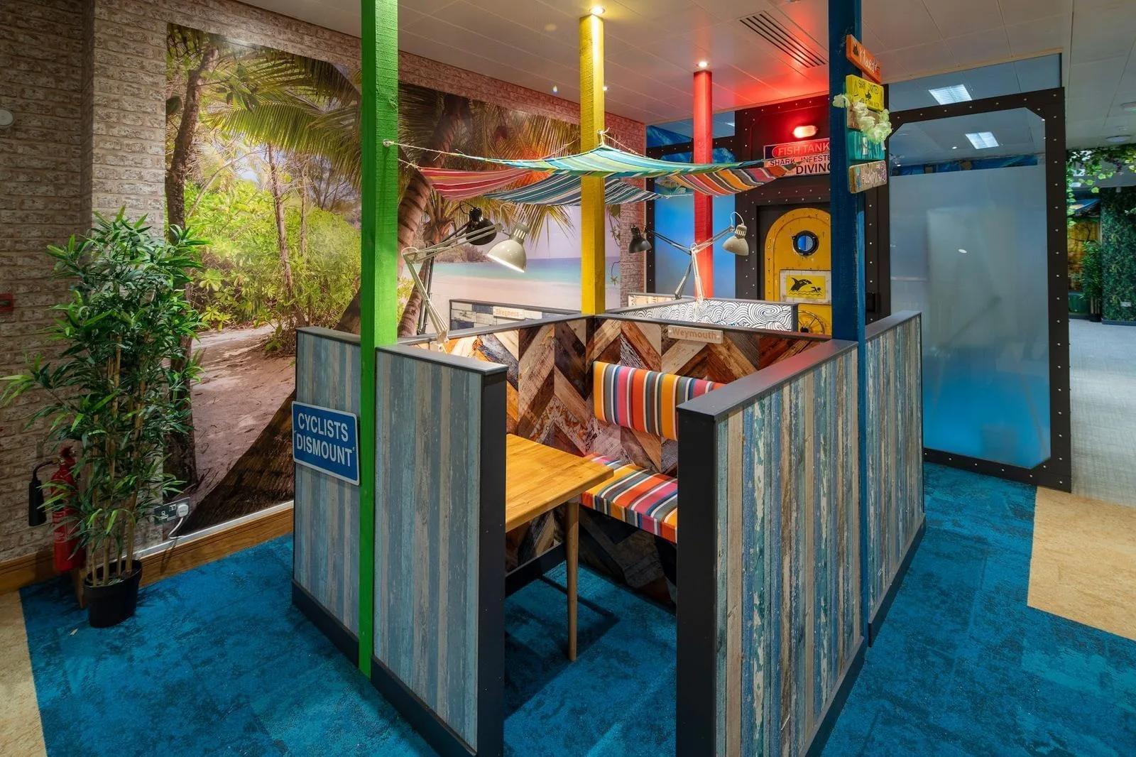 DeskLodge House Bristol, Lounge, Bristol