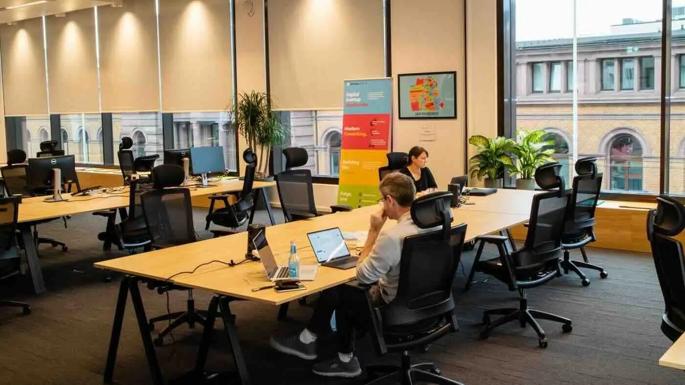 Digital Hub Hauptbahnhof, Open-plan office, Bonn