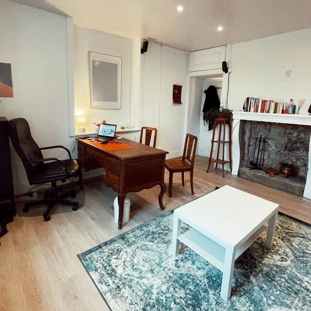 La Diligence, Private office, 1 desk, Loray