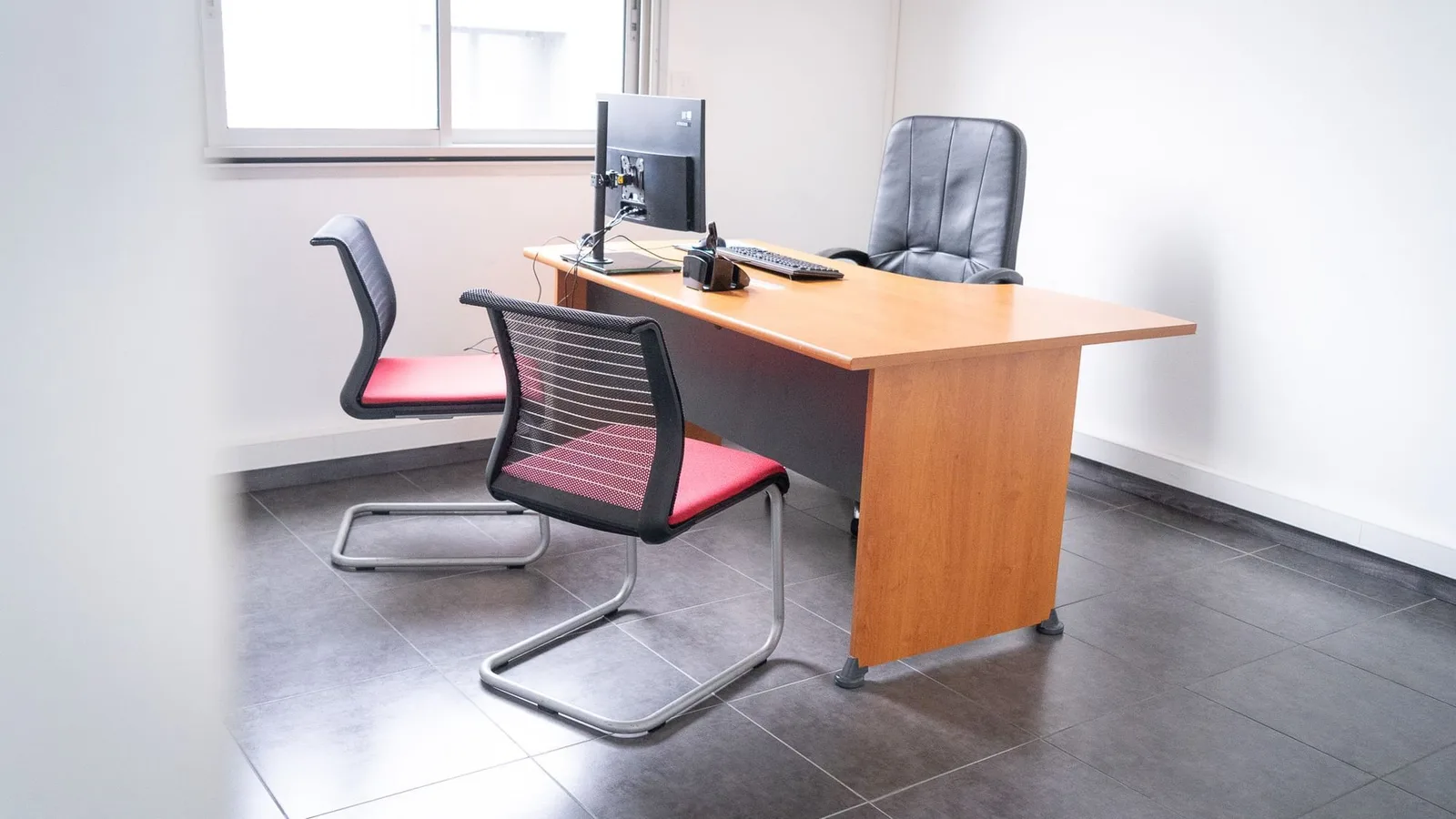 Dispoburo Saint Herblain, Private office, 1 desk, Saint-Herblain