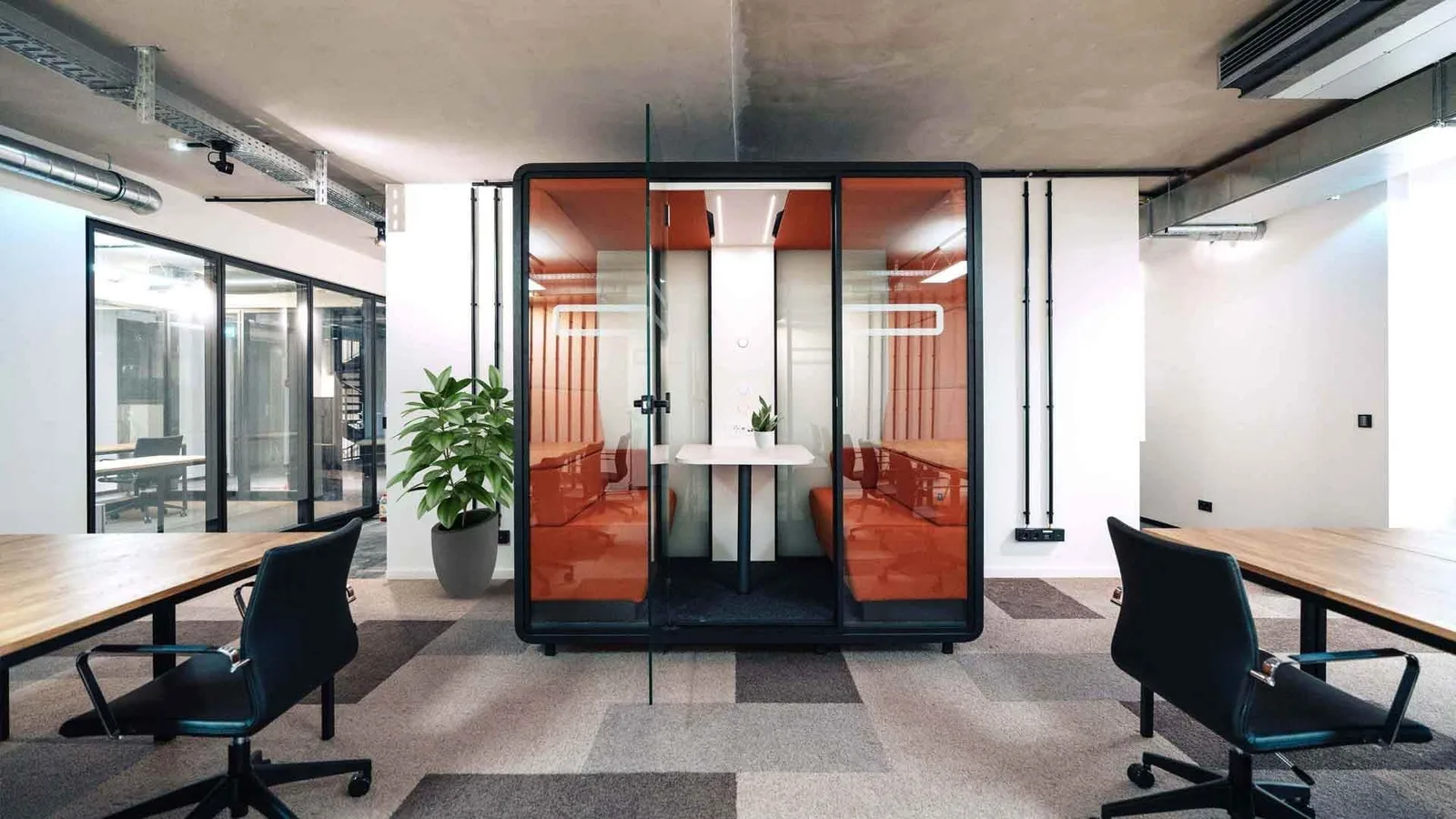 District One Coworking, Telefonkabine, Berlin